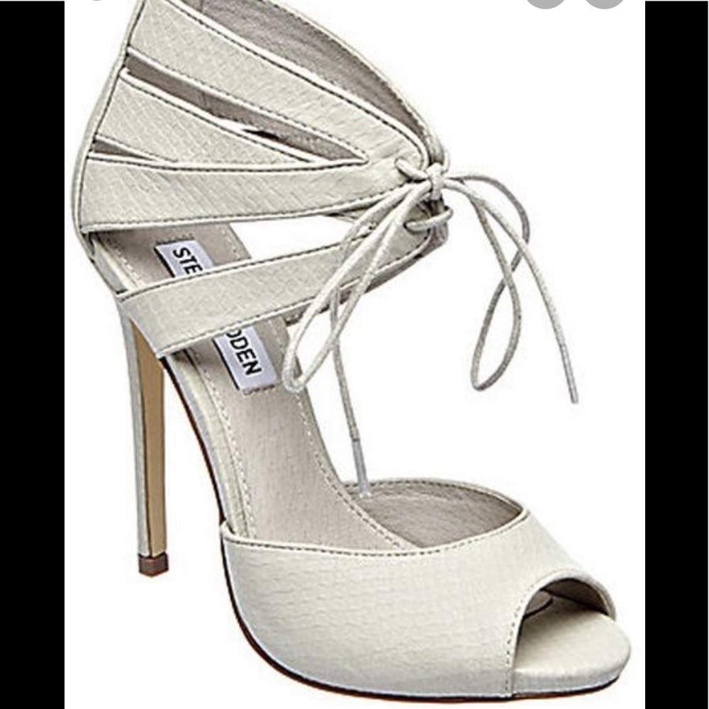 Steve Madden “mucho” taupe heels